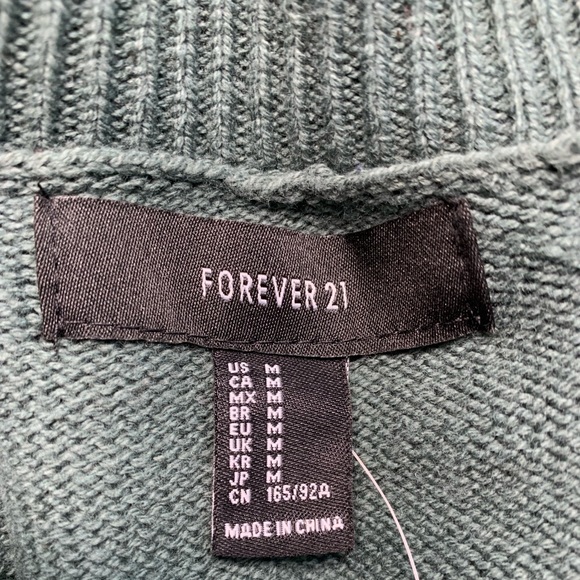 Pretty green sweater with cute detailing!! - Picture 2 of 2